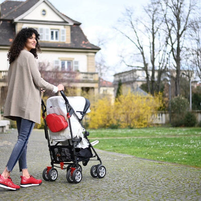 Lohnt sich eine Luxus-Wickeltasche? Ein Blick aus Design- & Führungsperspektive