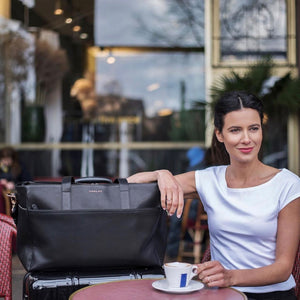 Jet Set Moms - Saolas.com
Luxurious and sustainable leather travel bags and accessories for moms.